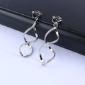 Brinco Auralis Ear Cuff Ondara | Diseño Geométrico Esculpido